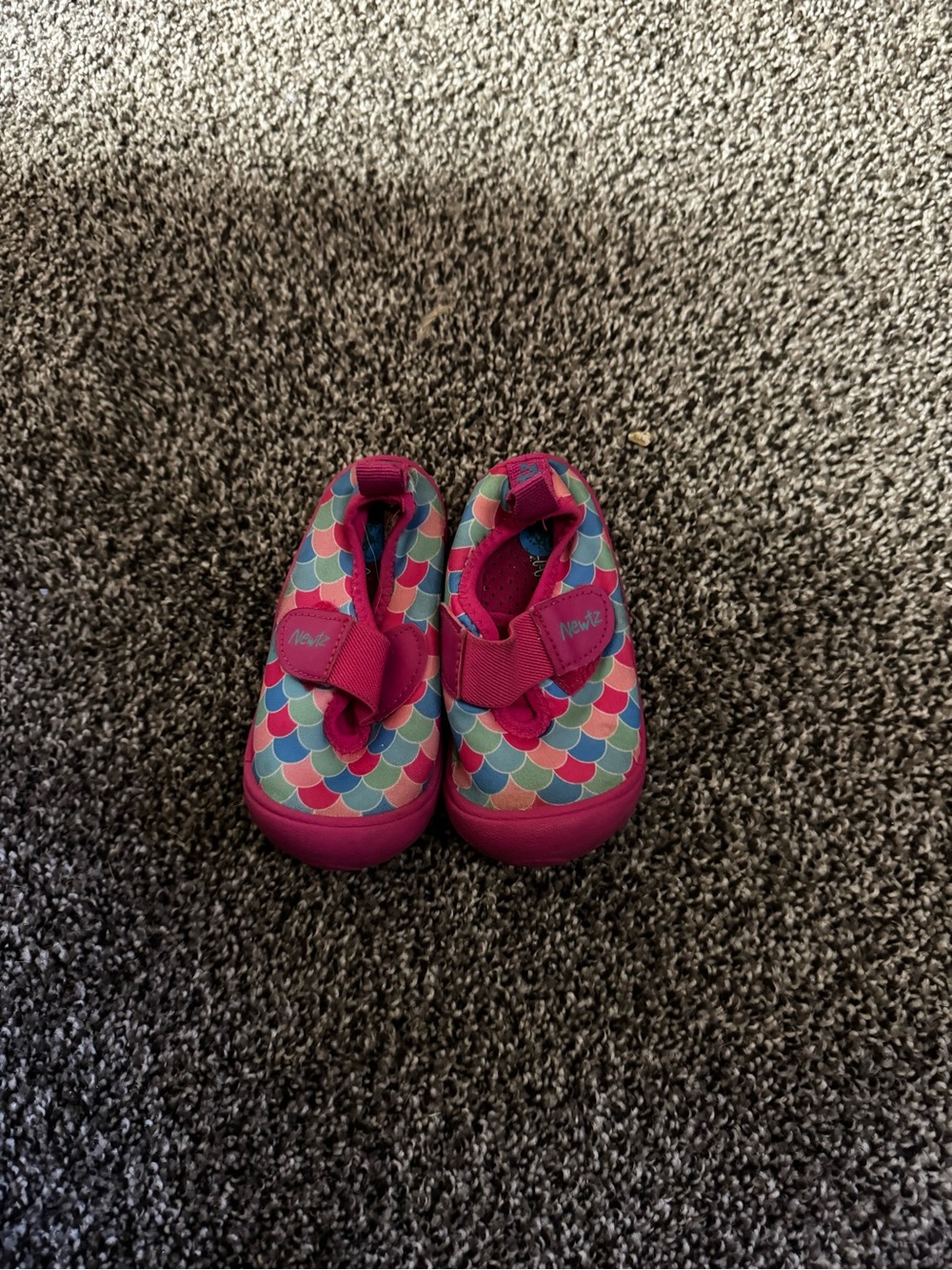 Northside Kids Pink Multi-Color Mermaid Scale Water Shoes